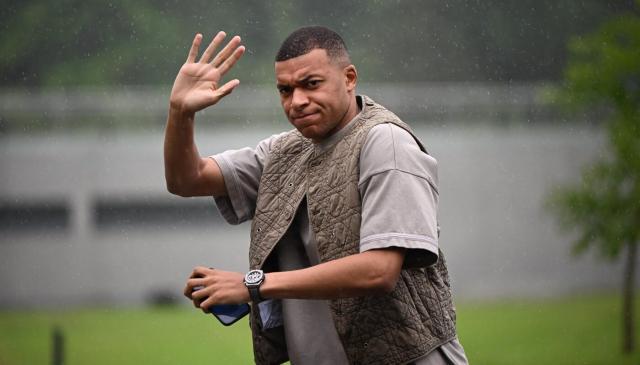 开云注册网址-转会大戏终于落幕！官方：姆巴佩加盟皇马