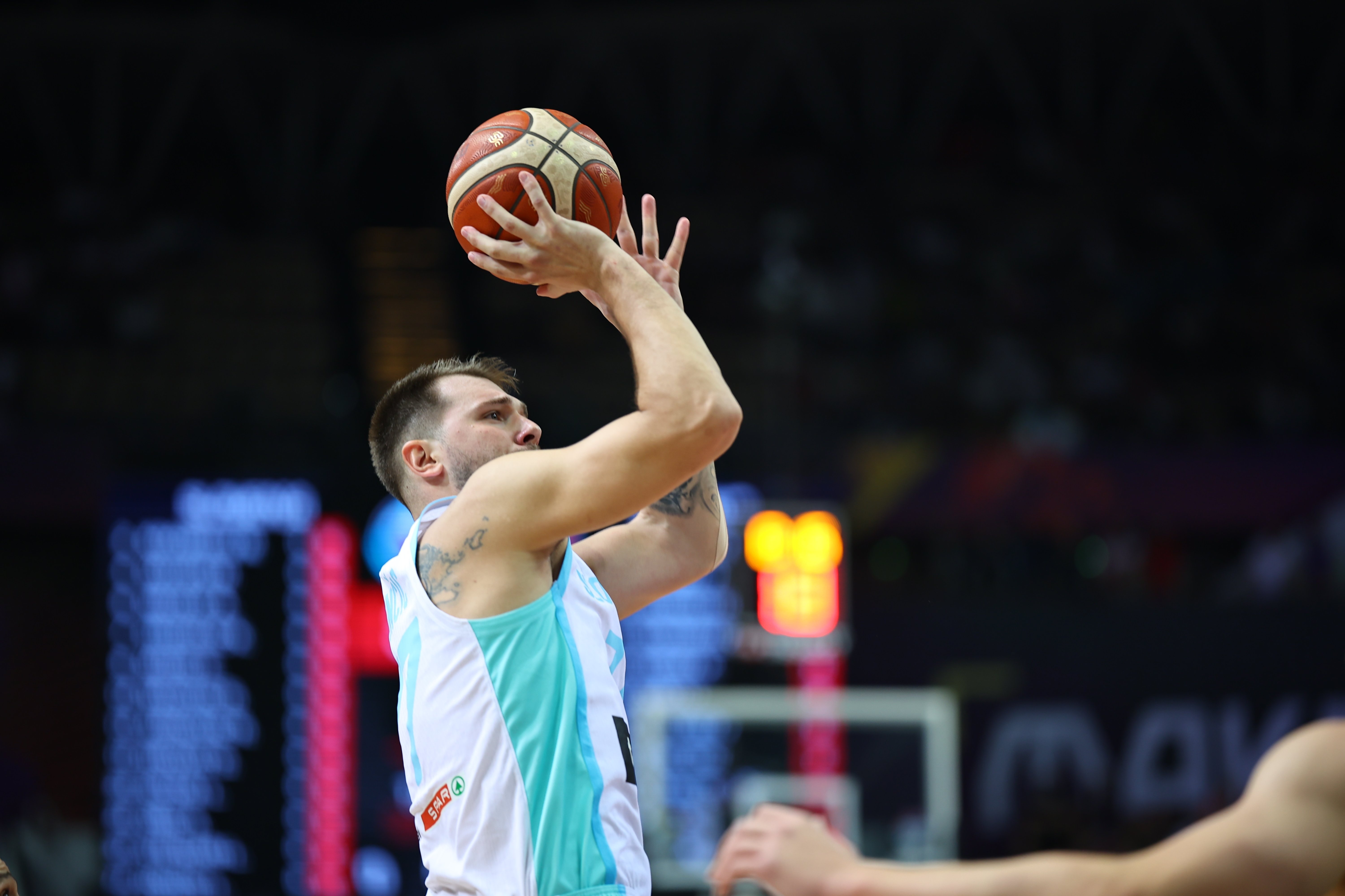 开云注册网址-阿夫迪亚称将分享防守东契奇策略 强调全队保持强势进攻