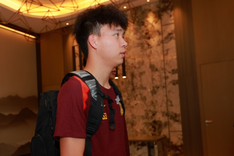 开云APP-北青：U22国足攻防两端需提升表现，余望与王钰栋有望首发登场