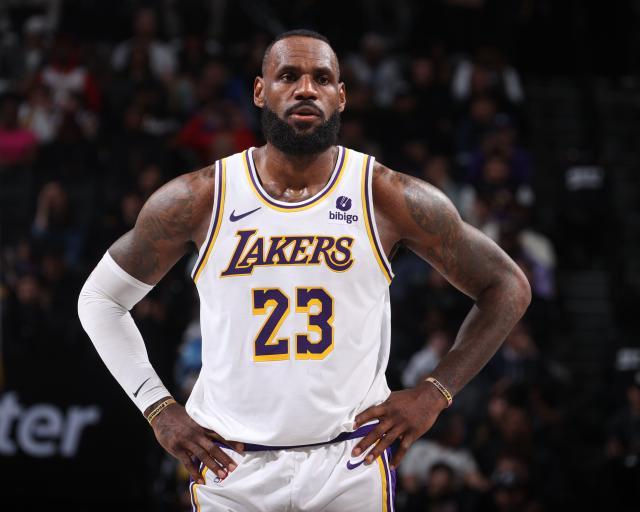 开云-詹皇1+1顶薪留队搭档儿子 湖人引援计划宣告失败